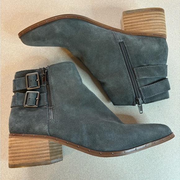 Bleecker and Bond Georgie Gray Suede Boho Rustic Booties - Picture 5 of 6